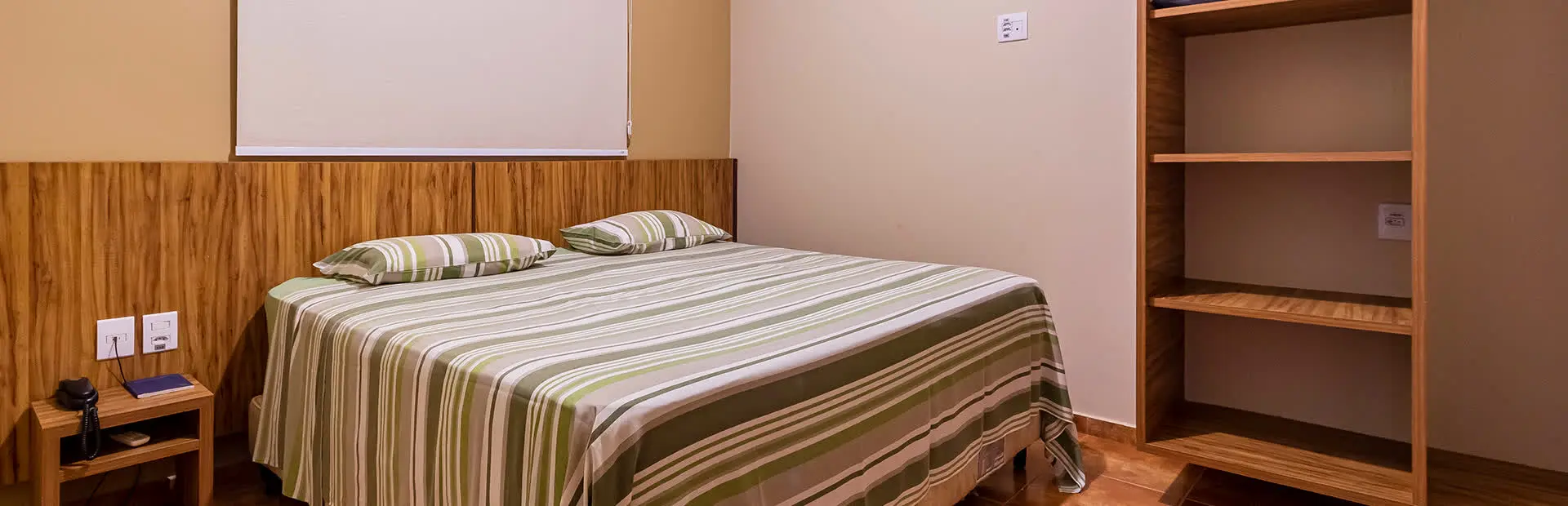 Casa com 2 Quartos - Sala - Cozinha - WC